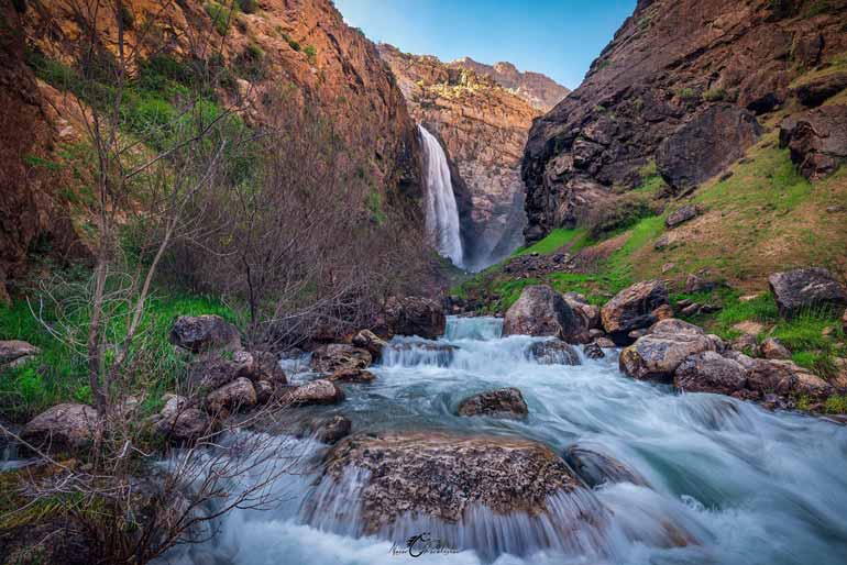 آبشار تنگ زندان - جاهای دیدنی چهارمحال و بختیاری