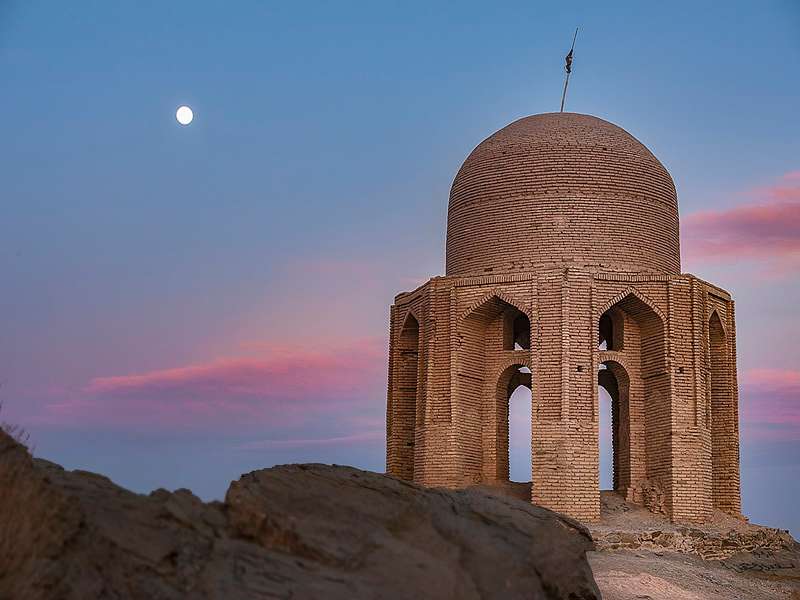 آرامگاه میر زبیر عضدی سیرجان - جاهای دیدنی سیرجان