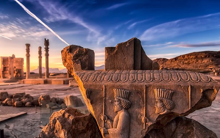 تخت جمشید - جاهای دیدنی شیراز در نوروز