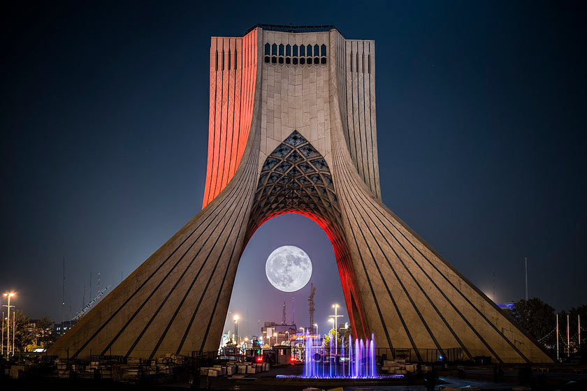 برج آزادی - جاهای دیدنی تهران در تابستان