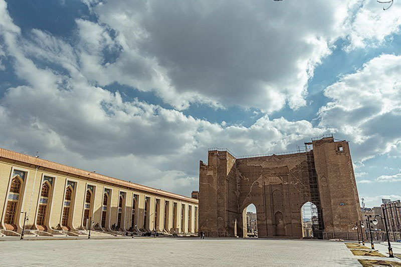 ارگ تبریز - جاهای دیدنی تبریز در تابستان