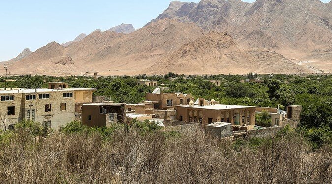 دامنه های شیرکوه - جاهای دیدنی یزد در تابستان