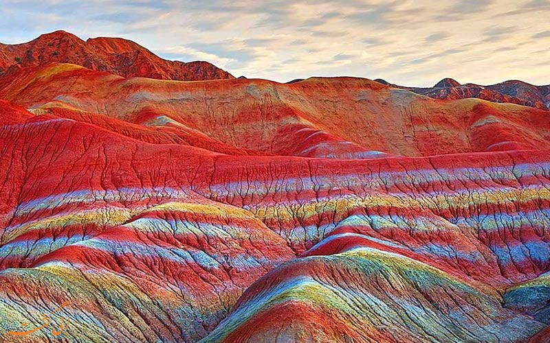 کوه های رنگی آلاداغ لار - جاهای دیدنی تبریز در تابستان