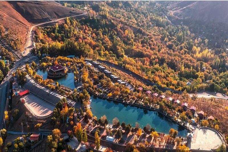 تپه عباس‌آباد - جاهای دیدنی همدان در تابستان