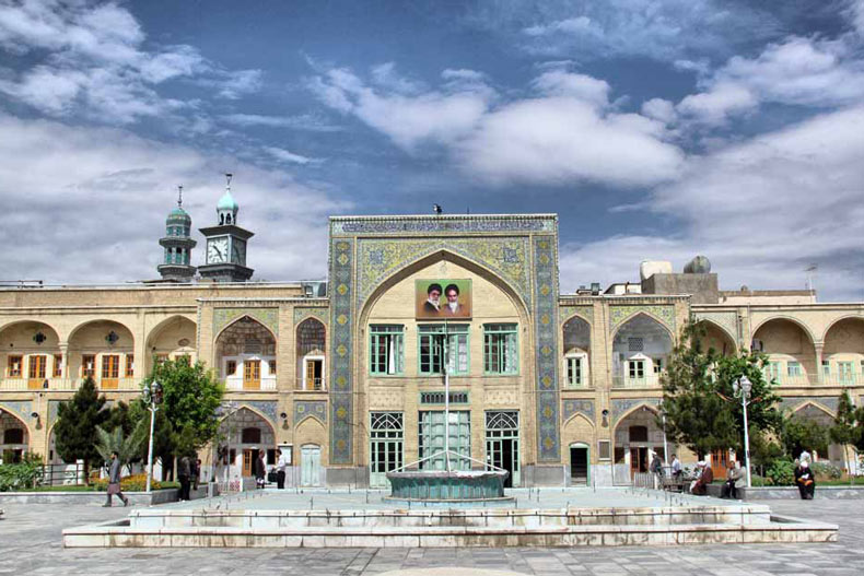 مدرسه فیضیه - جاهای دیدنی قم