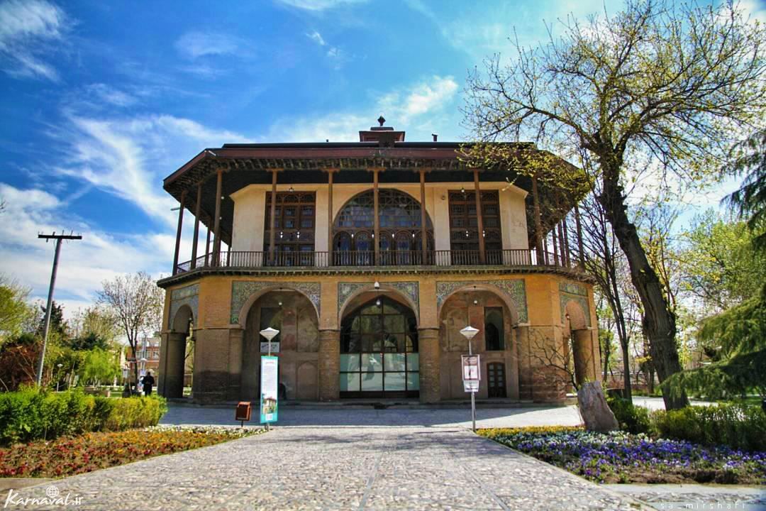 کاخ چهلستون قزوین - جاهای دیدنی قزوین در تابستان